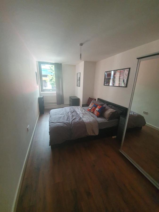 Double Room With Shared Bathroom London Exterior foto